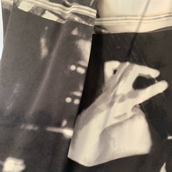 NWOT All Saints Silk Graphic print sleeveless top. Size 0 - Picture 6 of 9